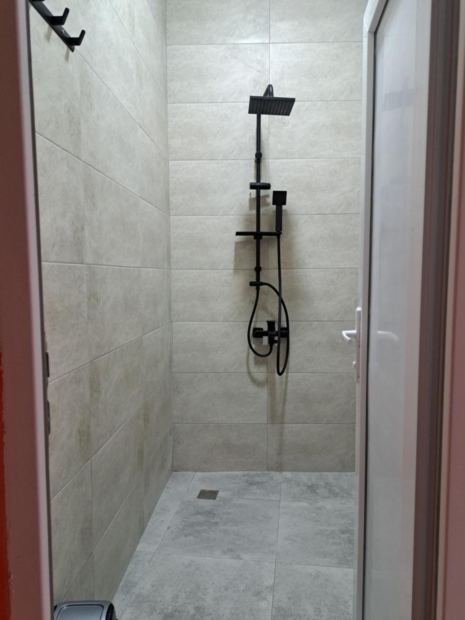 Karvi Hostel & Suites Batoumi Extérieur photo